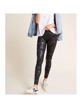 Spanx Black Metallic Camo Faux Leather Matte Leggings Size XS